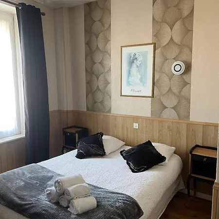 Hotel De La Gare 2*