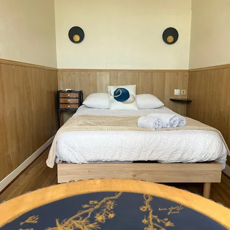 Отель Les Quais