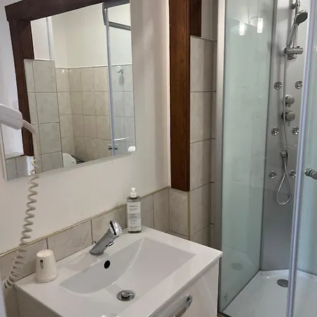 Les Quais Отель Шербур-ан-Котантен