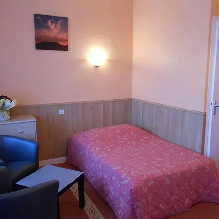 Hotel De La Gare 2*