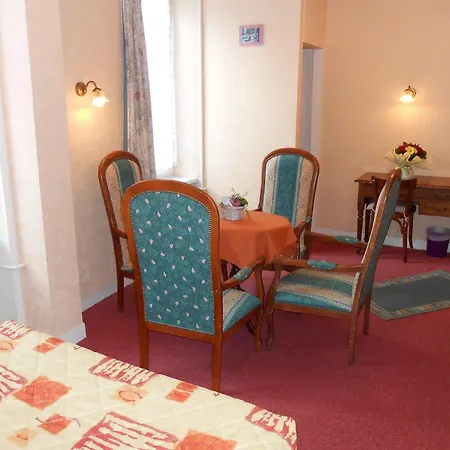 Hotel De La Gare 2*
